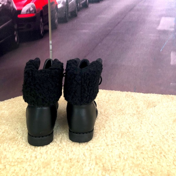 Black boots! - Picture 4 of 4